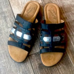 Natural Soul | Slip-On Sandals | Size 10